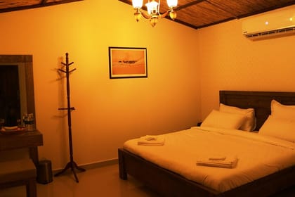 Overnight Desert Safari with stay in a Private Cabin