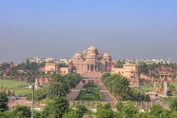 Hindu Temple Tour in New Delhi: Explore Spiritual Sites