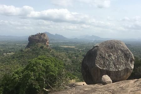 Sri Lanka Car With Driver Private Tour for Two Person for 8 Days.