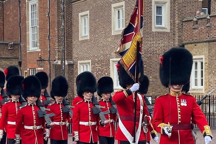 4 hour London Private Tour, with your own Black Cab Tour Guide