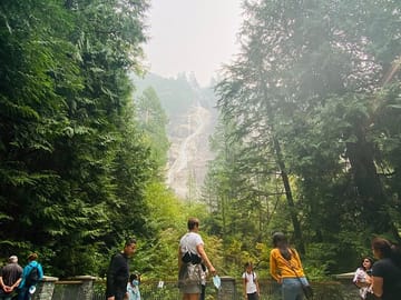 Private Day Tour of Shannon Falls and Squamish from Vancouver