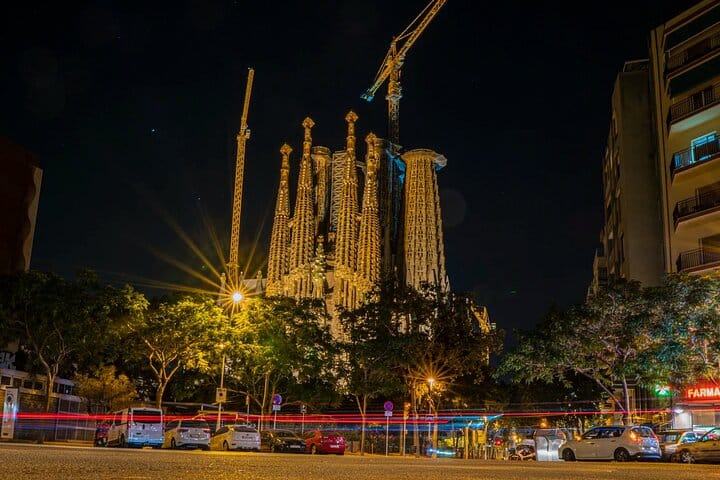 Private 9 Hour Barcelona Sightseeing & Montserrat Tour 10