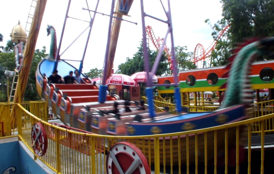 Siam Park – Amusement and Water Park Day Tour