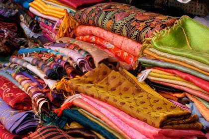 Hanoi – Pottery Village – Silk Village Full Day with lunch and puppet show