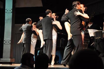 Buenos Aires Shore Excursion: El Querandi Tango and Dinner Show