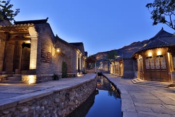 Private Tour: Independent Tour to Gubei Water Town and Simatai Great Wall with How-To Guide