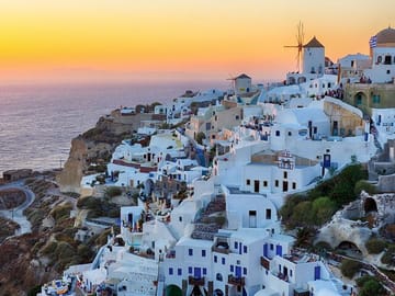 Two-Day Santorini Tour from Athens with Ferry and Hotel