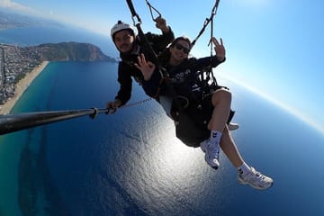 Alanya Paragliding and City Tour with Round Transfer from Antalya