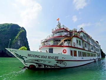 Huong Hai sealife cruise - view