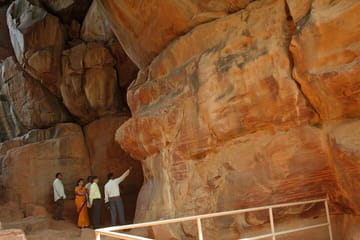 Bhimbetka Rock Shelters and Bhojpur Temple Tour from Bhopal