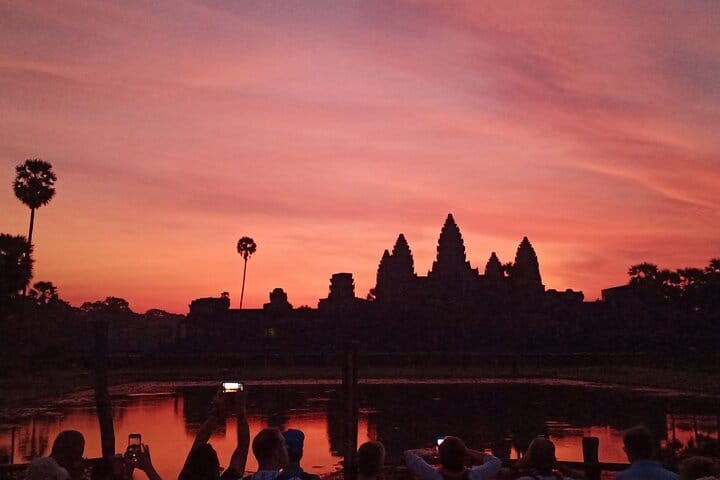 Private One Day Tour with Sunrise at Angkor Wat 2