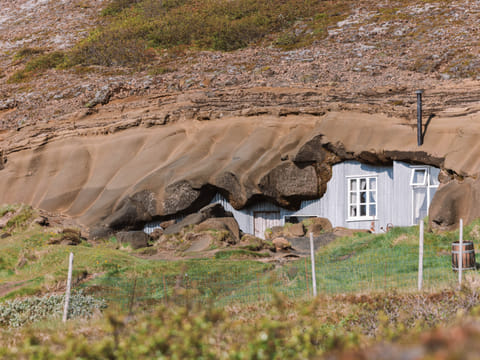 Private Cave Tour with Icelandic Food Tasting, photo 3