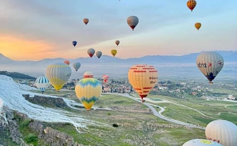 Private Full Day Tour of Alaçatı and Pamukkale from Izmir