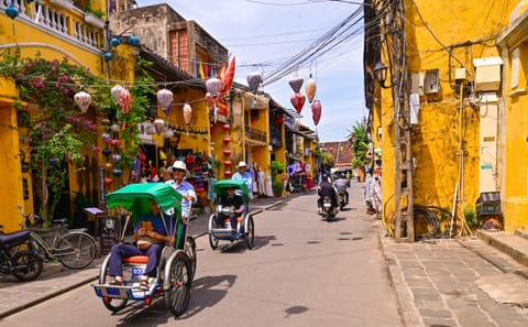 Hoi An Night Boat Ride with Floating Lanterns Experience