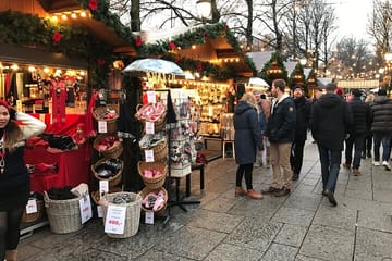 Oslo Christmas Walking Tour: Explore Winter Wonders in 3 Hours