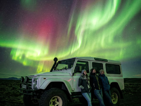Small Group Northern Lights Super Jeep Tour from Reykjavik 