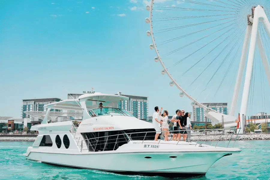 Dubai: Magical 1 hour Marina Tour in Luxury Yacht with Tropical Drinks  3