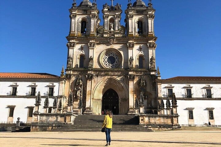 ALCOBAÇA, BATALHA & TOMAR: Private 1 Day Tour from Porto