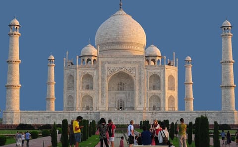 7-Day Cultural Tour of Agra, Orchha, Khajuraho, and Varanasi from Delhi