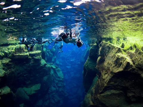 Black & Blue - Lava Tunnel + Silfra Snorkeling, photo 5