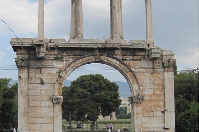 Private Transfer From Athens To Delphi 8