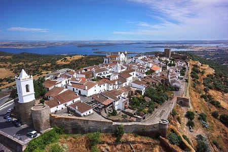 Évora: Monsaraz Private Walking Tour with Driver and Guide