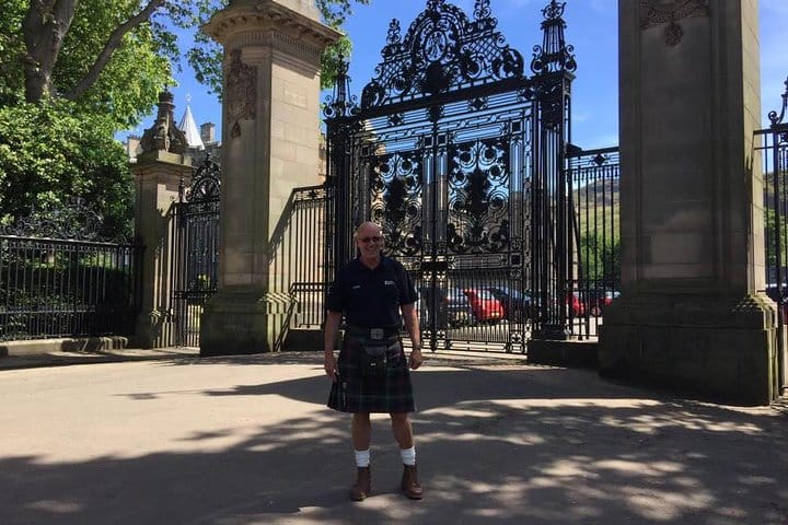 Private Edinburgh City Tour  4