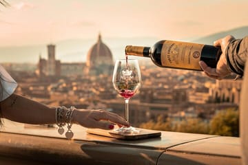 Photoshoot Walking Tour at Ponte Vecchio in Florence