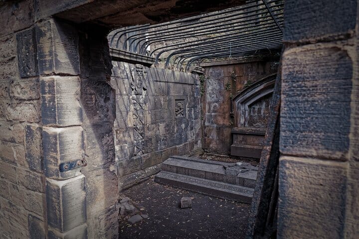Edinburgh’s Spookiest Ghost Tour of Haunted Streets and Dark Tales