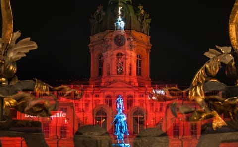 Charlottenburg Palace Christmas Market Walking Tour in Berlin