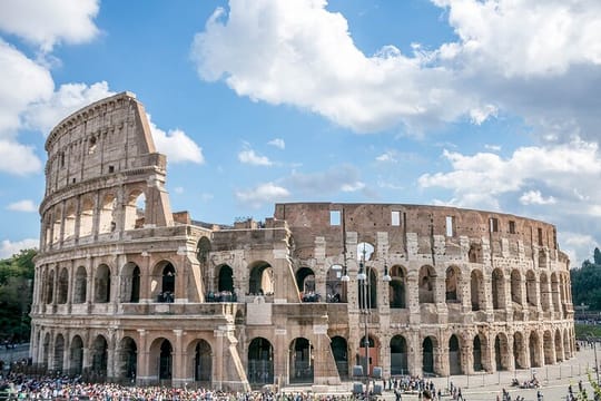 Rome: Colosseum Guided Tour with Roman Forum and Palatine hill