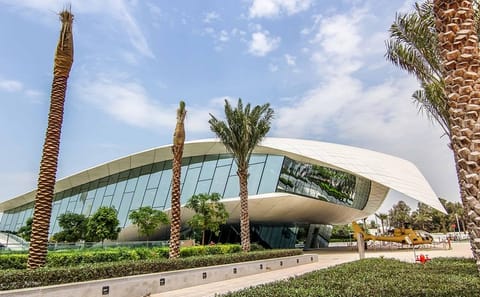 Private Cultural Tour of Dubai with Lunch Included