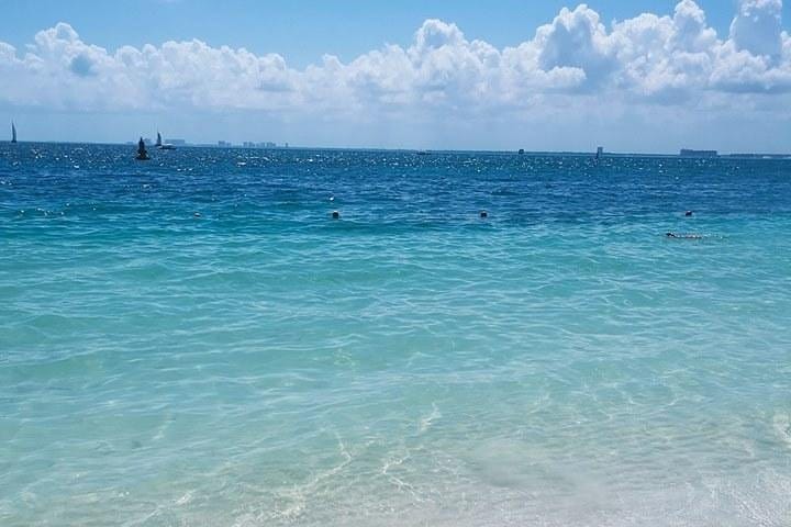 Full-Day Boat Tour to Isla Mujeres from Cancun with Lunch 8