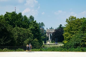 Professional Photography Session at Arco della Pace in Milan