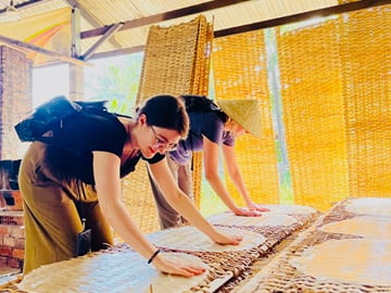Floating Market and Canal Tour in Cần Thơ, Vietnam