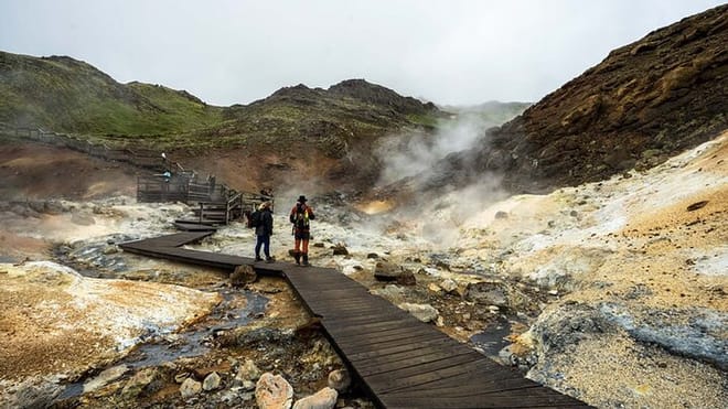 Volcanic Wonders: Grindavík, Reykjanes Lava Fields & Geothermal Hot Springs
