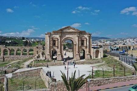 Private Jordan Secrets Tour: Explore Jerash, Petra & Wadi Rum