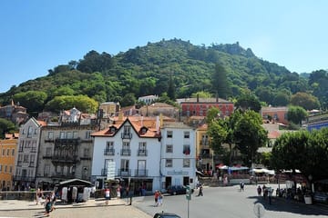 Guided Day Tour of Sintra, Palácio da Pena, and Cascais