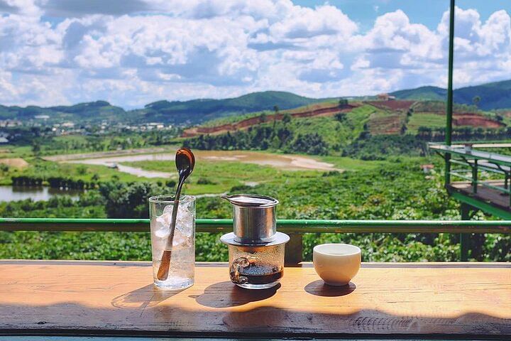 Dalat Tea and Coffee Experience: Discover Scenic Landscapes and Local Flavors