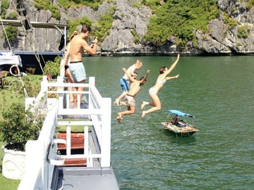 BOUTIQUE CRUISE 2 Days 1 Night Explore Lan Ha Bay & Cat Ba Island