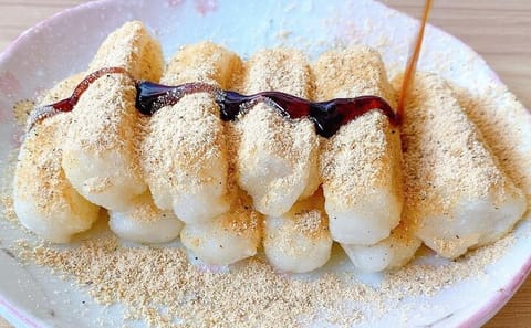 Gourmet Food Walking Tour in Chongqing's Vibrant Streets