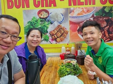GROUP or PRIVATE Hanoi Street Walking Tour with AUTHENTIC Foodie
