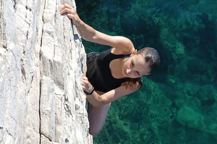 Deep Water Soloing &amp; Cliff Jumping in Split with Given2Fly Adventures