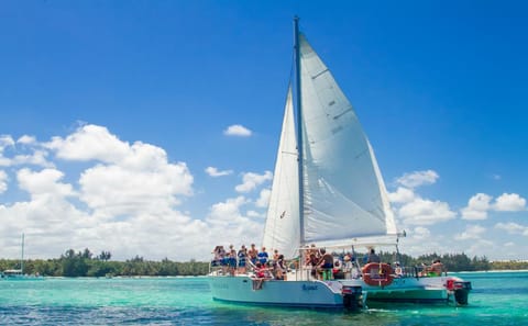 Saona Island Catamaran Tour from Bayahibe beach