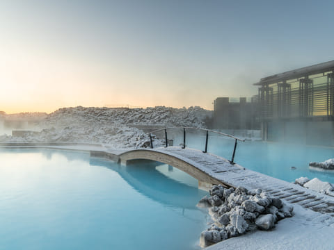 From Reykjavik: Golden Circle & Lagoon Full Day Small Group guided in Chinese冰岛黄金圈+蓝湖温泉中文一日精品团, photo 3