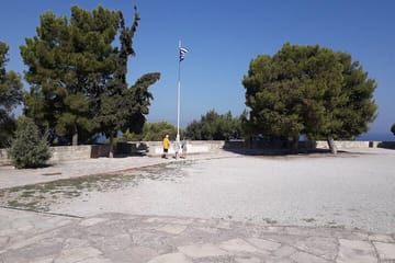 Chania Old Town and Chrisopigi Monastery Cultural Tour