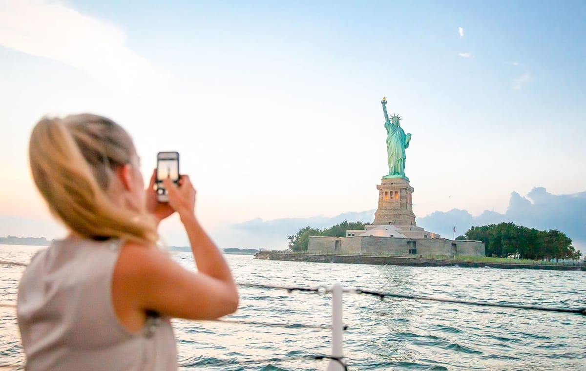 Statue of Liberty & Manhattan Skyline Sightseeing Cruise