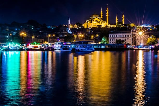 Bosphorus Dinner Cruise with Live Performance 4