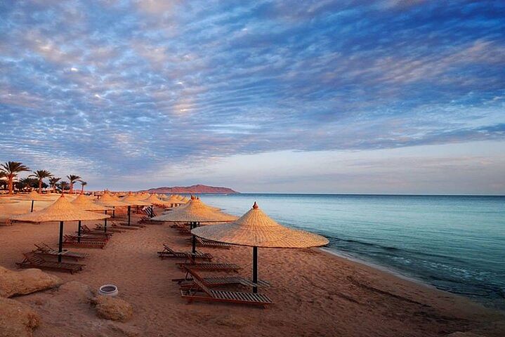 Private Day Tour to El Ain Sokhna: Relax at the Red Sea Beaches