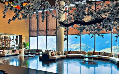 2-Day Sapa Trekking Tour from Hanoi with 4-Star Hotel